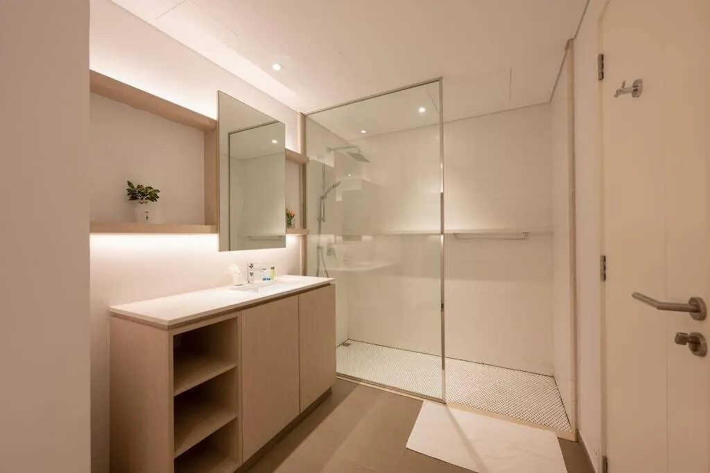 Spacious 2Br Apartment With Community View Dubai
