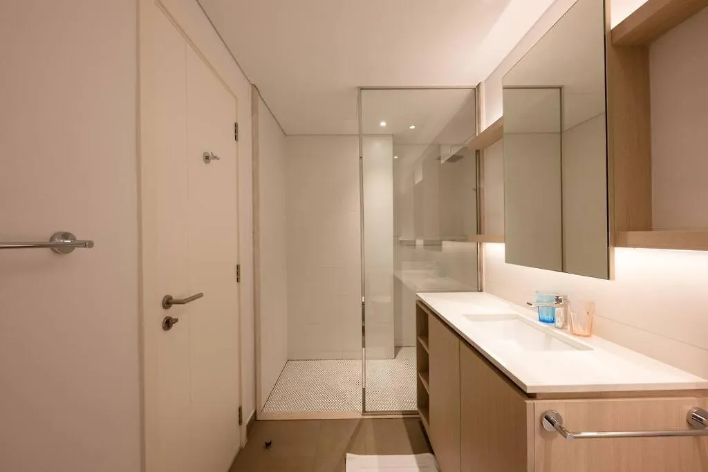 Spacious 2Br Apartment With Community View Dubai United Arab Emirates