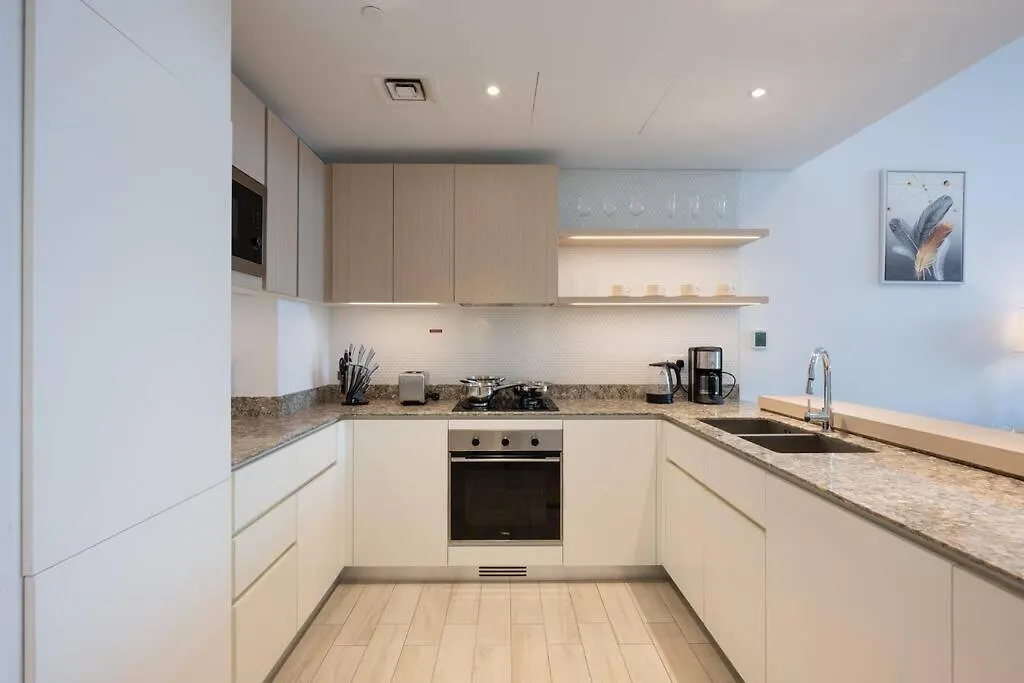 Spacious 2Br Apartment With Community View Dubai United Arab Emirates