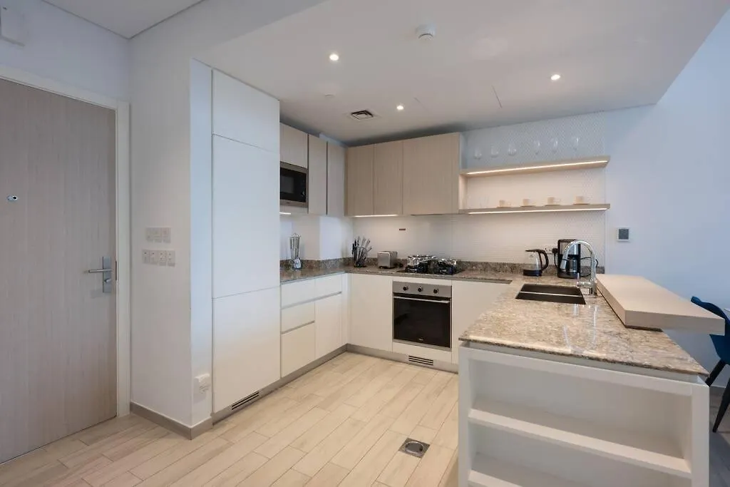 Spacious 2Br Apartment With Community View Dubai