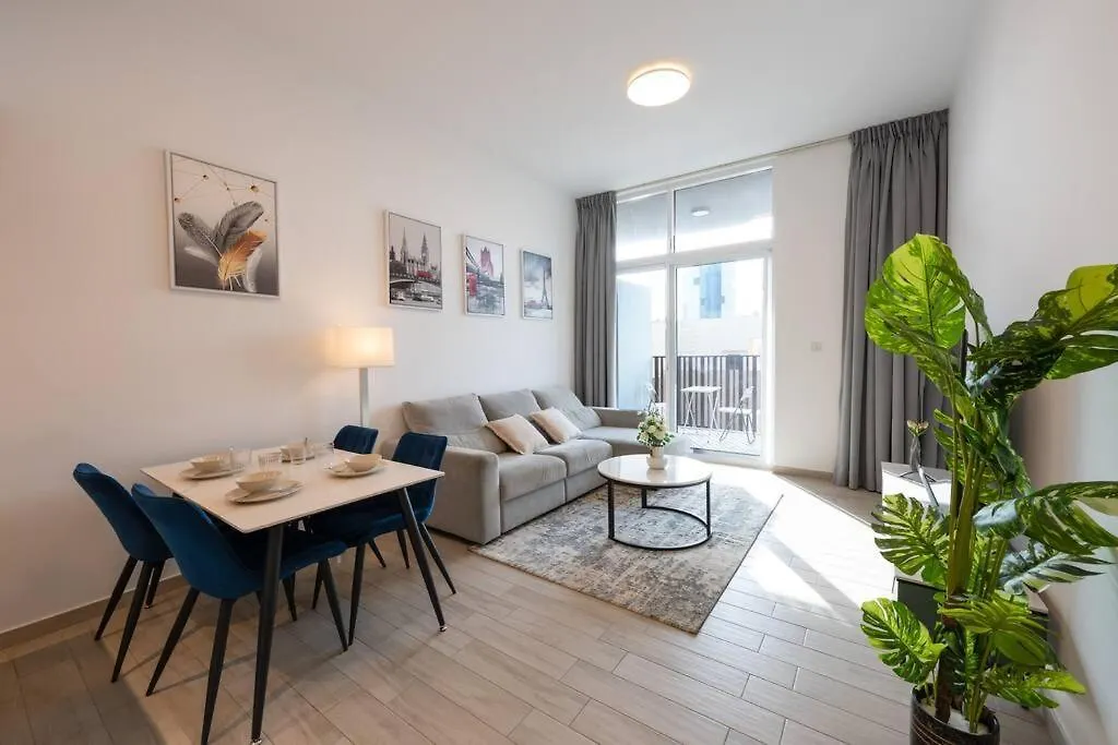 Spacious 2Br Apartment With Community View Dubai United Arab Emirates