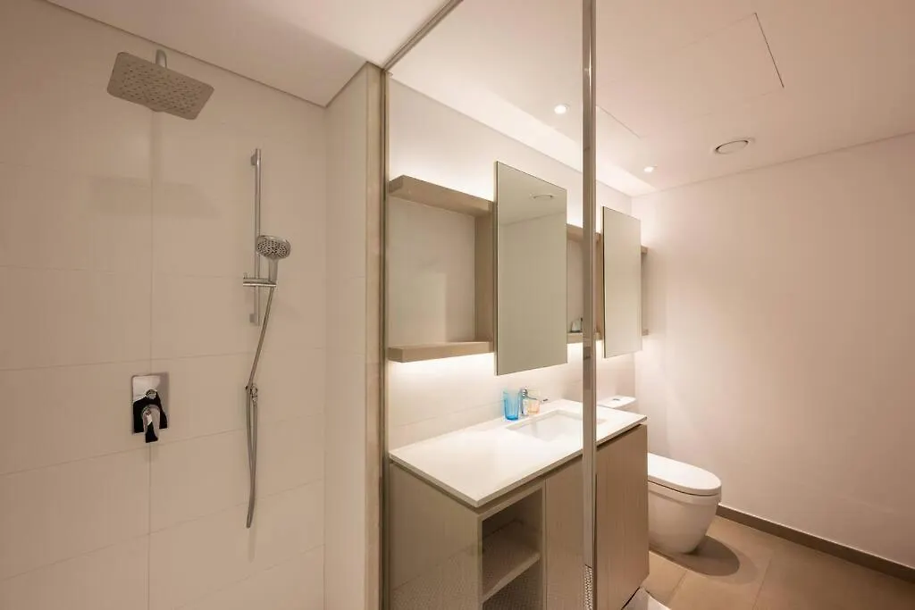Spacious 2Br Apartment With Community View Dubai 0*,