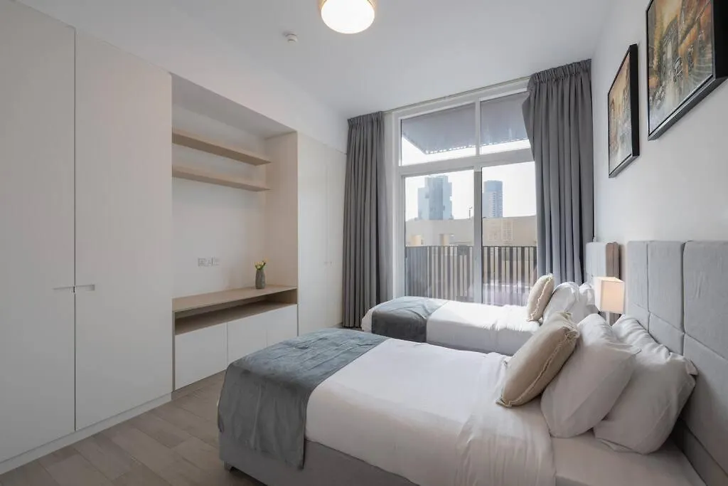 Spacious 2Br Apartment With Community View Dubai United Arab Emirates