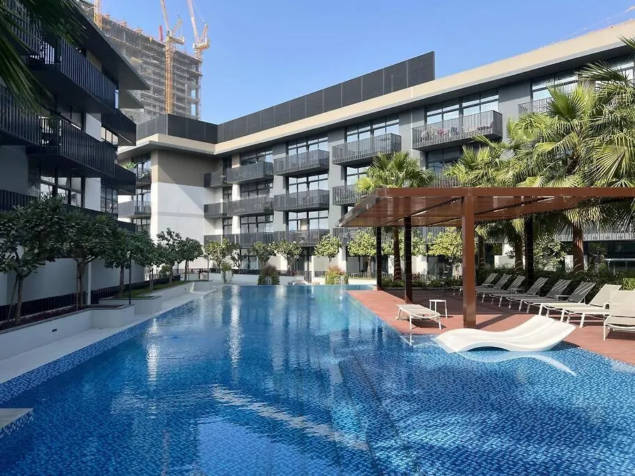 Spacious 2Br Apartment With Community View Dubai