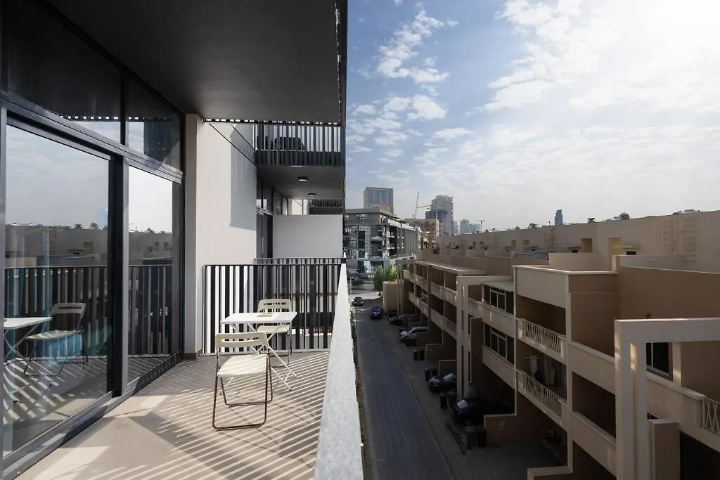 Spacious 2Br Apartment With Community View Dubai United Arab Emirates