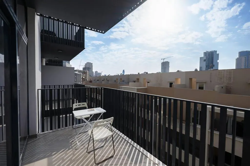 Spacious 2Br Apartment With Community View Dubai