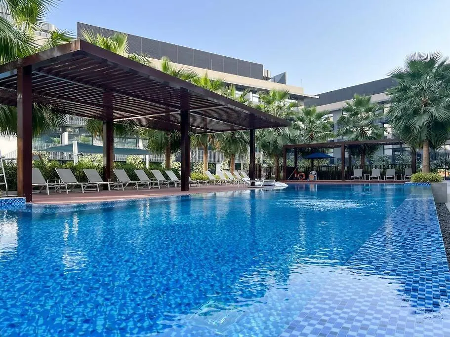 Spacious 2Br Apartment With Community View Dubai