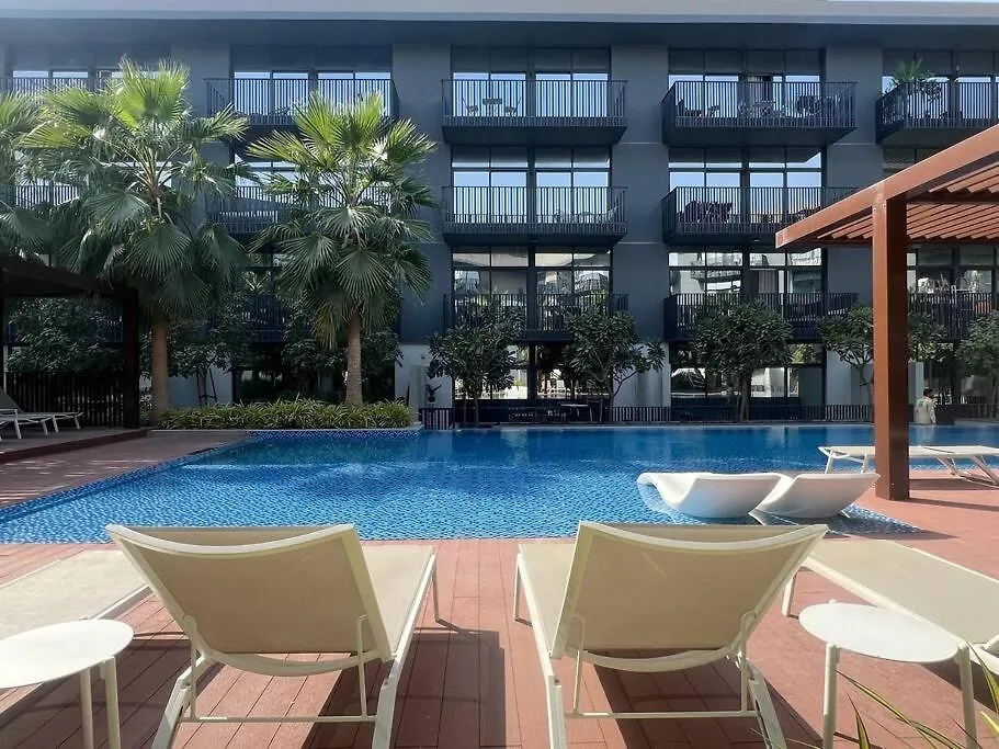 Spacious 2Br Apartment With Community View Dubai