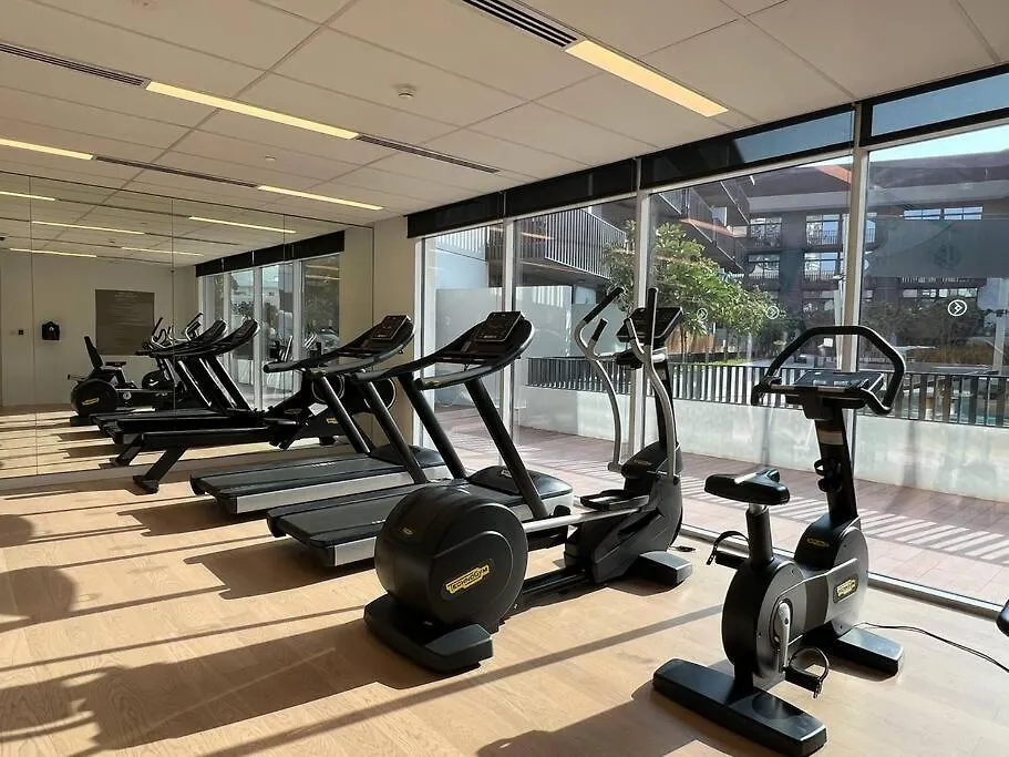 Spacious 2Br Apartment With Community View Dubai United Arab Emirates