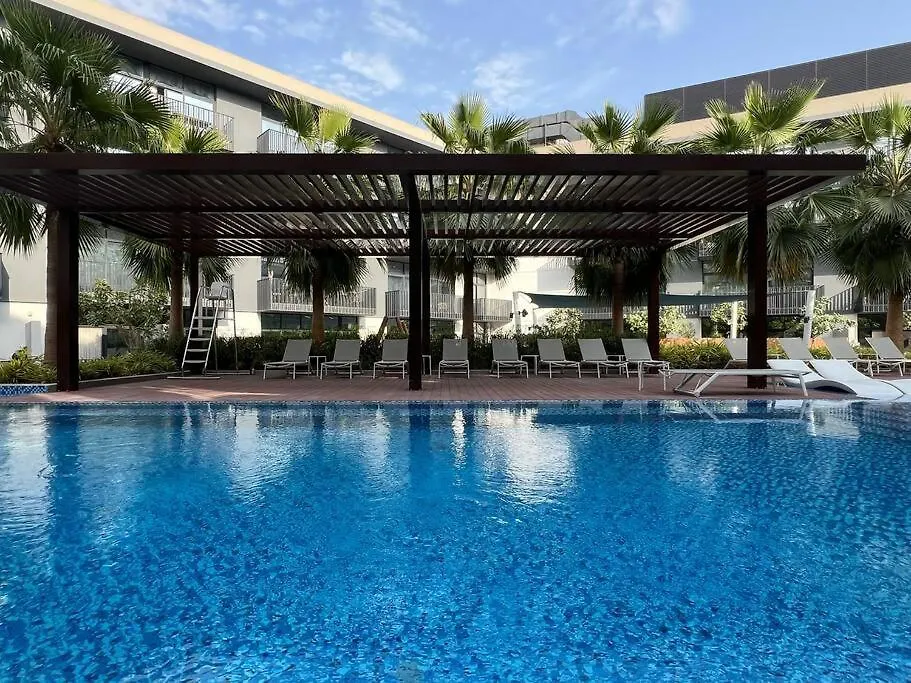 Spacious 2Br Apartment With Community View Dubai